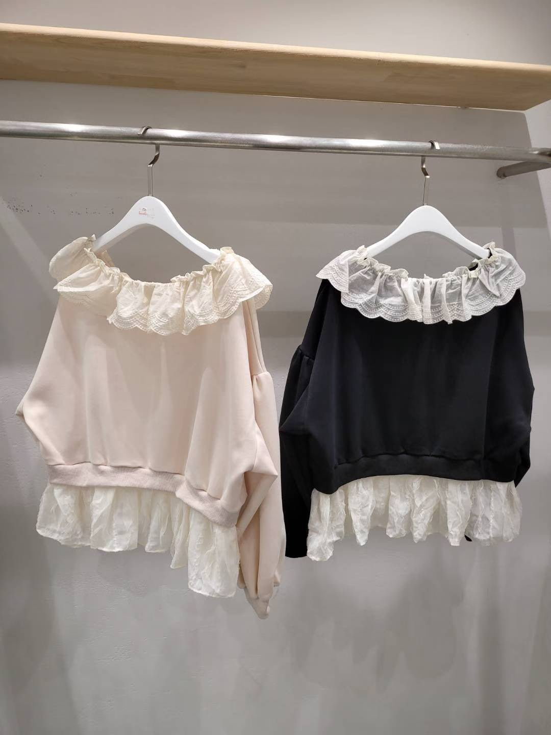 10A120 荷葉拼接字母衛衣