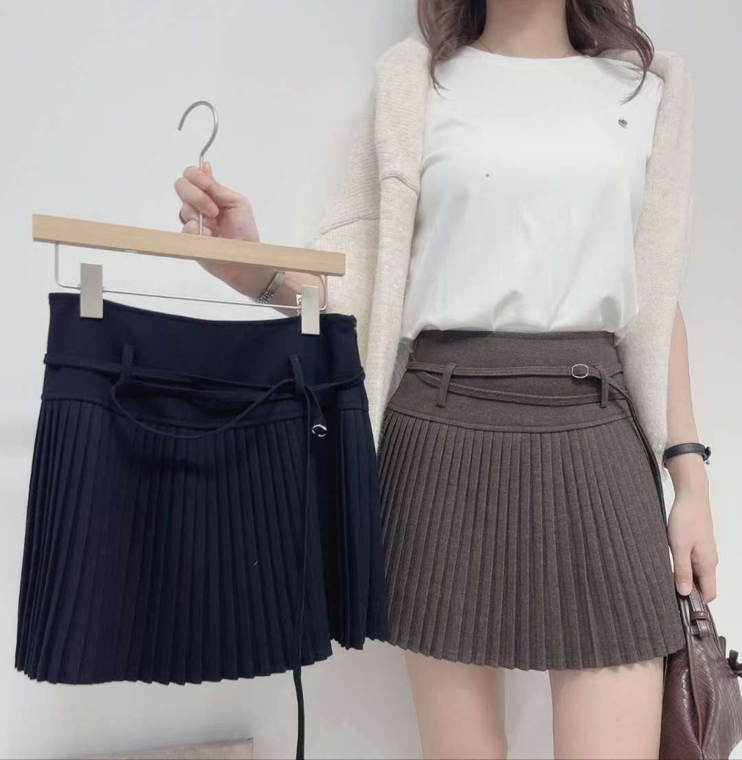10D102 毛呢細百褶短褲裙
