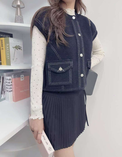 10D112 滾白線口袋針織背心