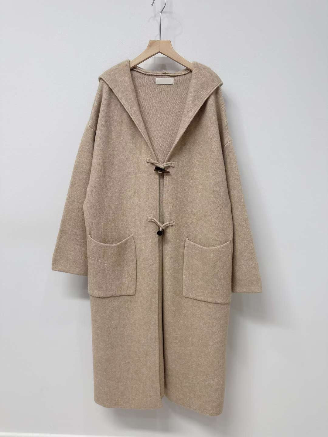 10D125 連帽牛角扣針織長外套