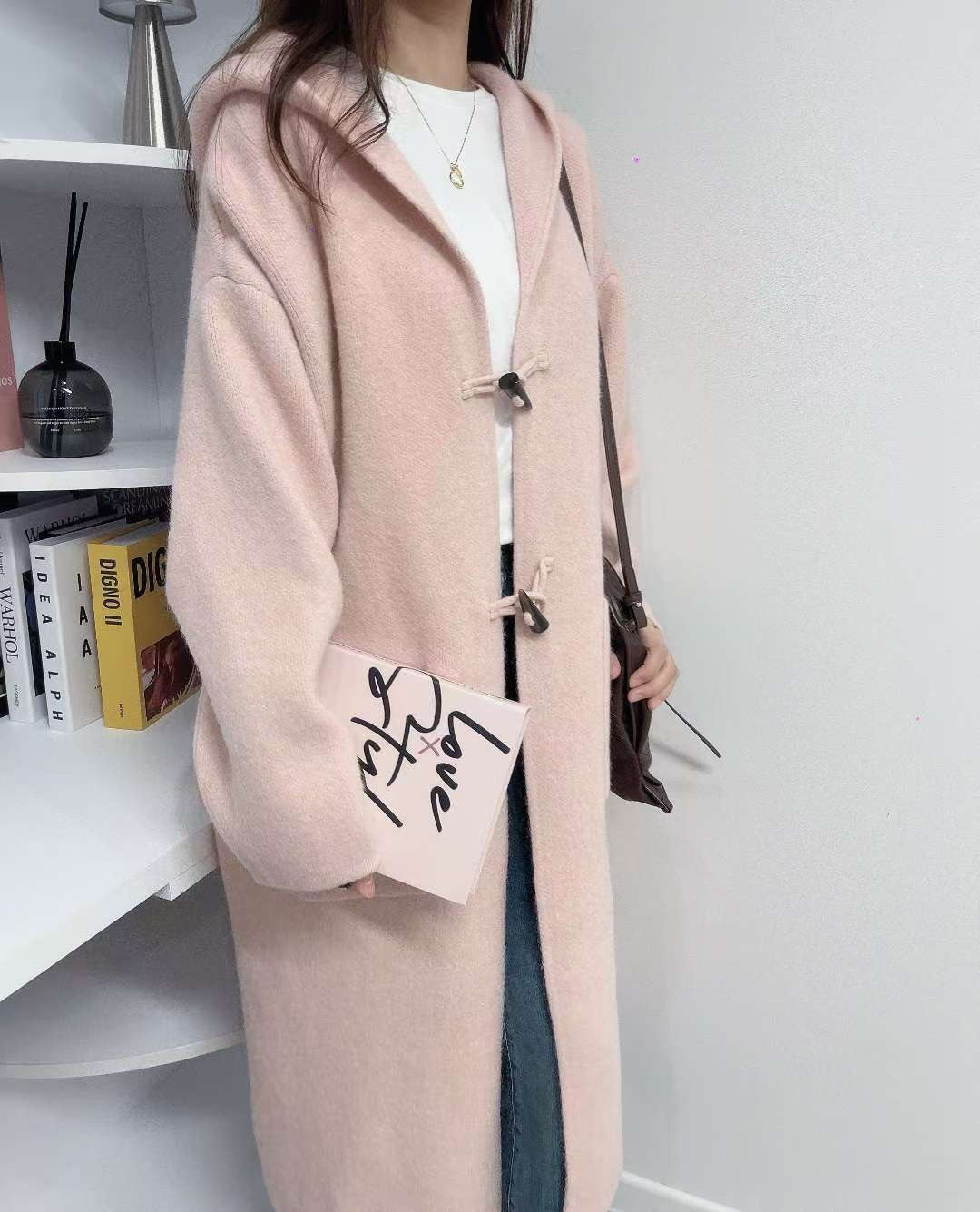 10D125 連帽牛角扣針織長外套