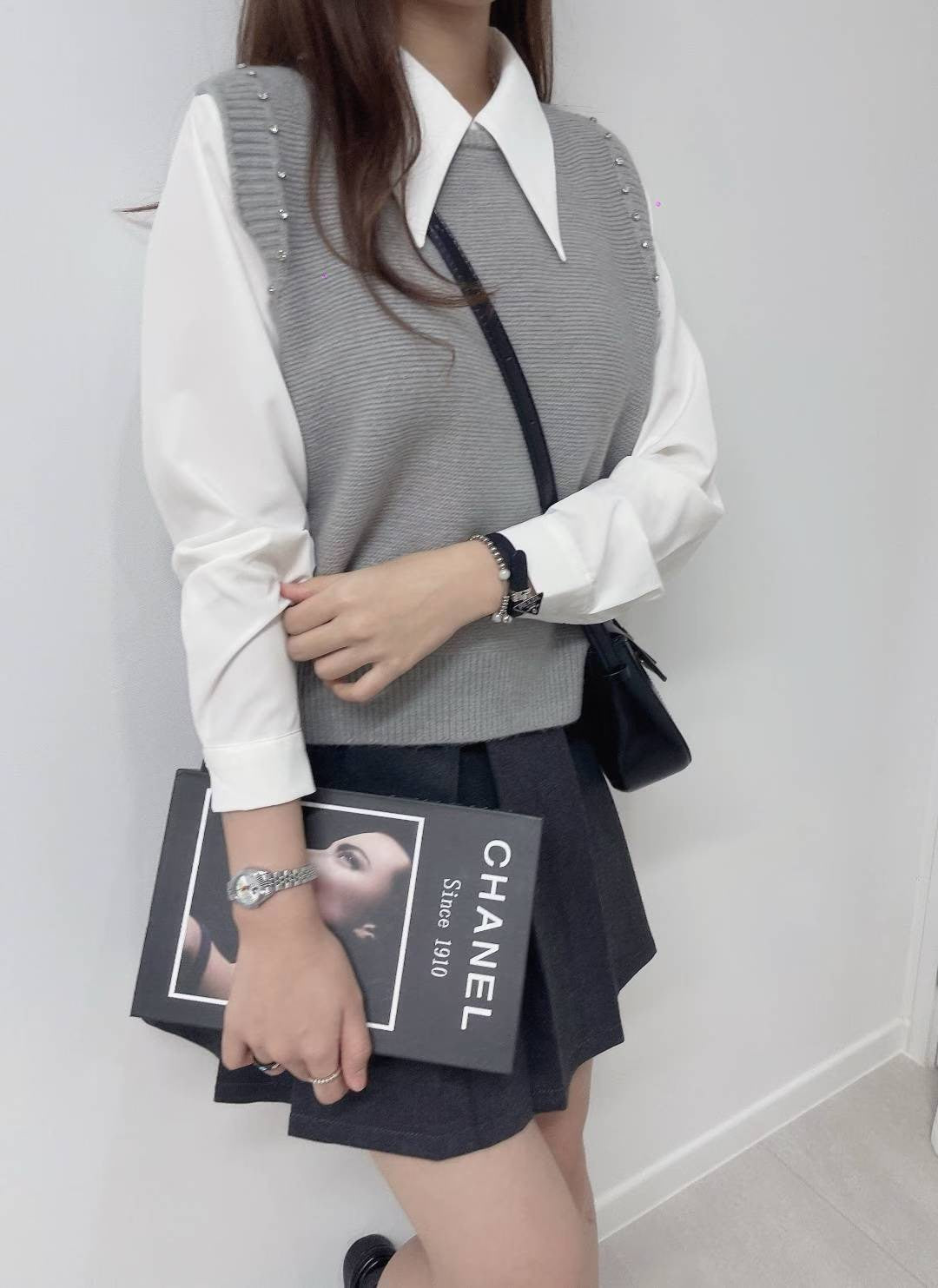 10D103 白襯衫+水鑽針織背心 套裝