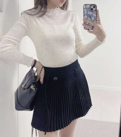 10D105 點點木耳邊針織上衣