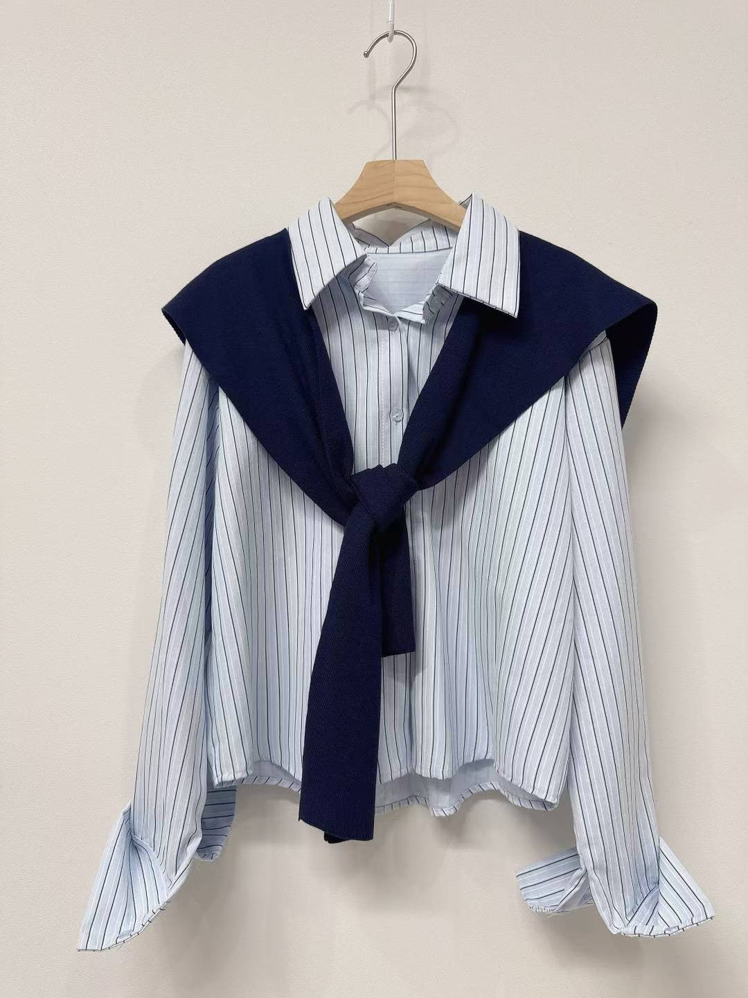 10D107 短版直紋襯衫+針織披肩