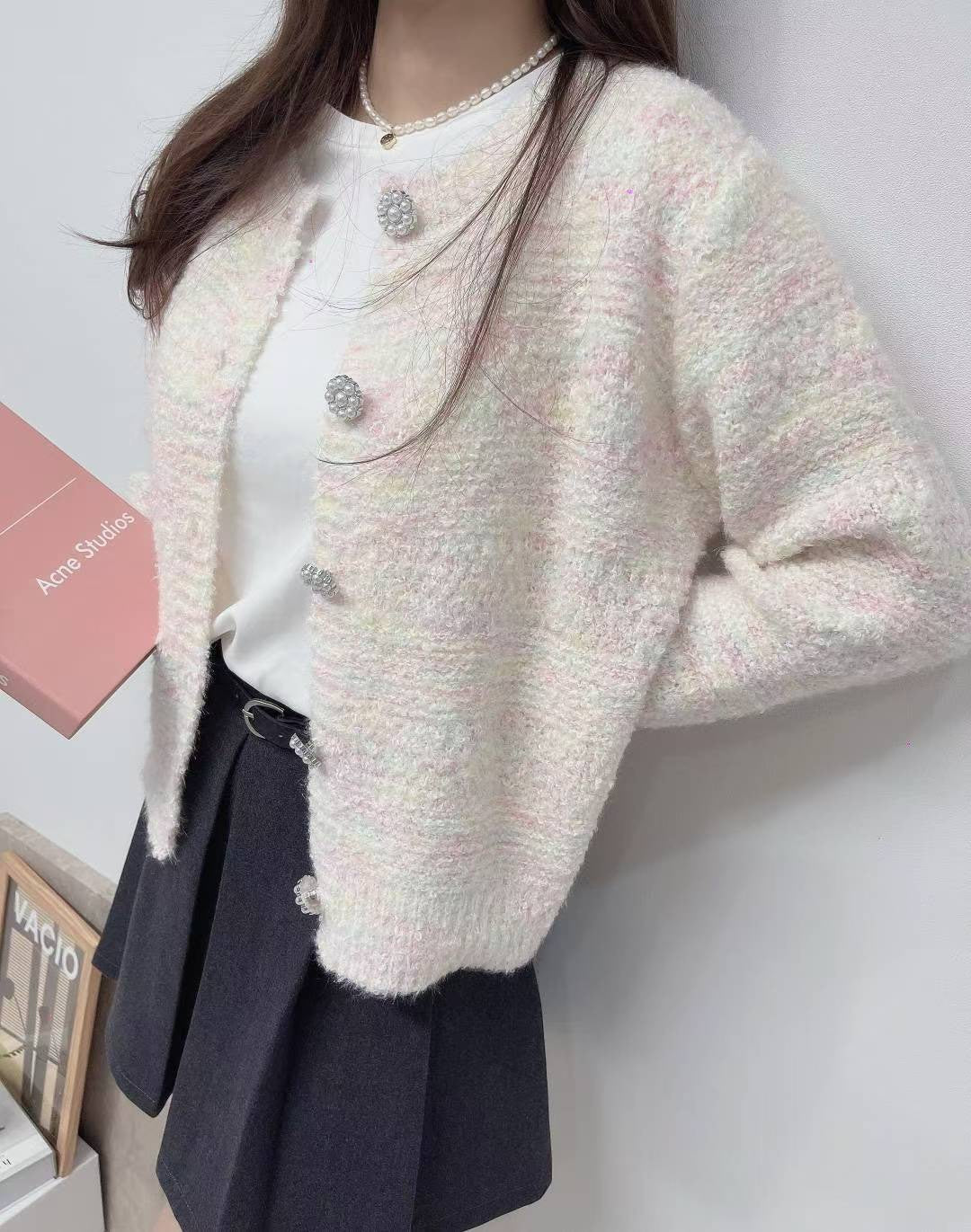 10D111 混色棉花糖珍珠扣針織外套