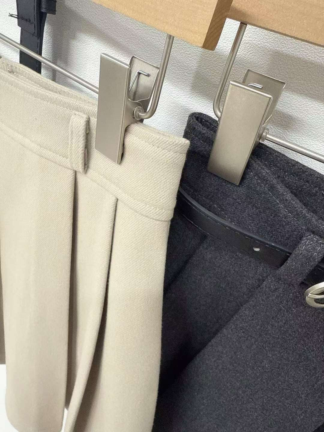 10D109 皮帶+百褶褲裙