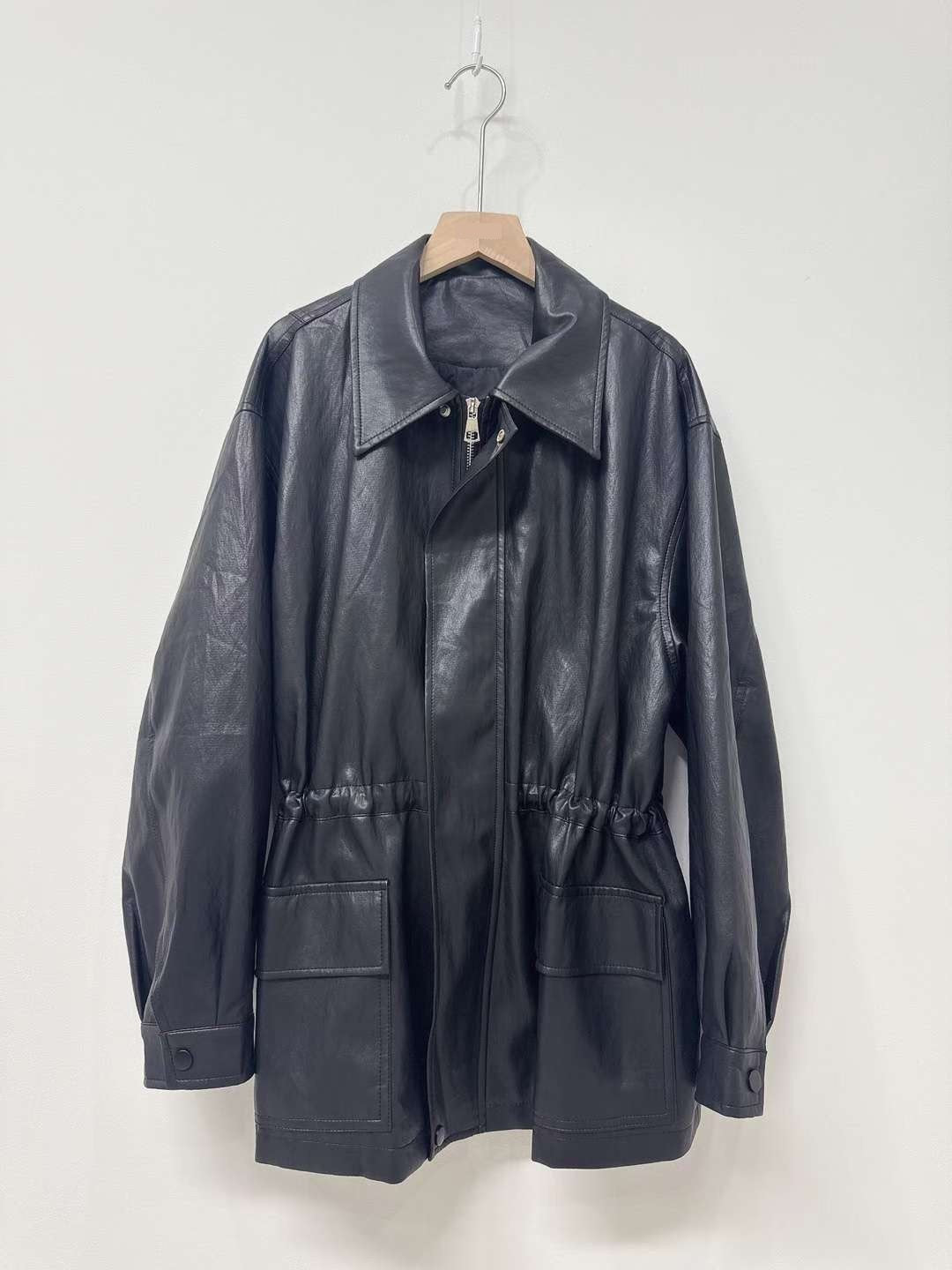 10D121 領子縮腰拉鍊皮外套