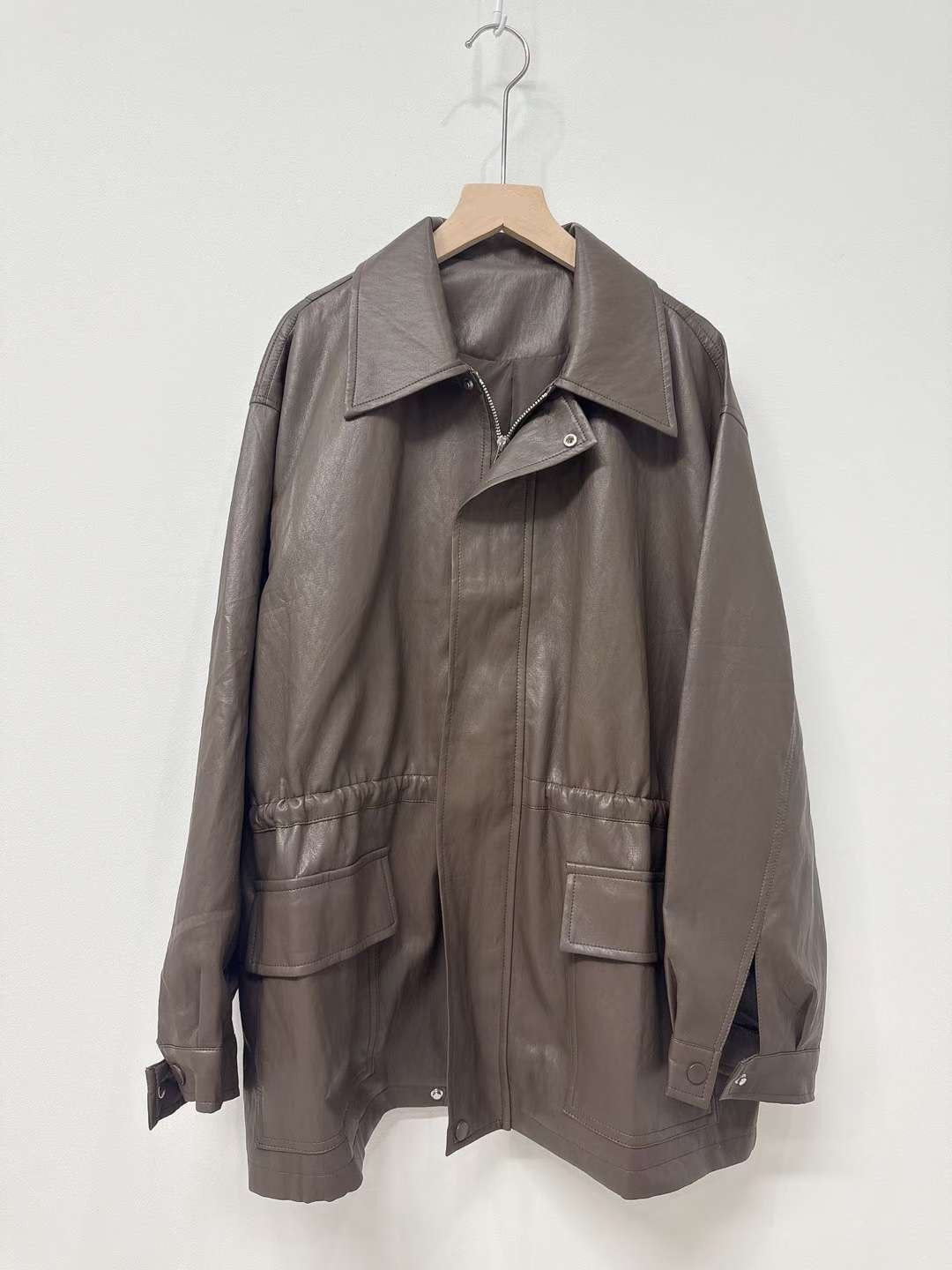 10D121 領子縮腰拉鍊皮外套