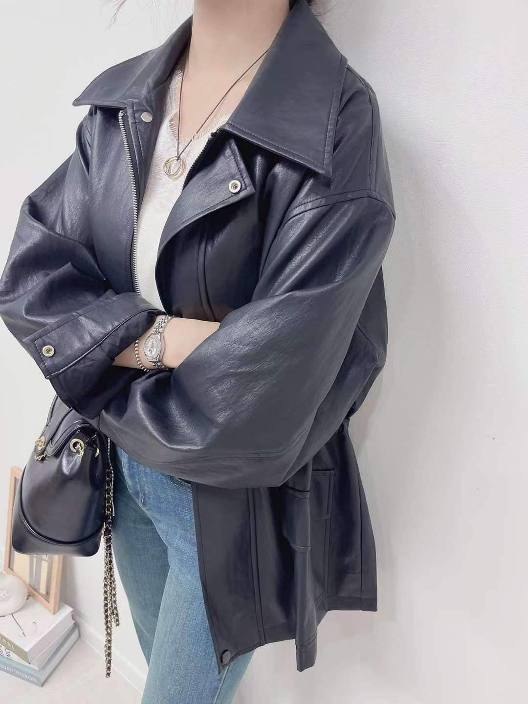 10D121 領子縮腰拉鍊皮外套