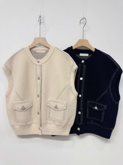 10D112 滾白線口袋針織背心