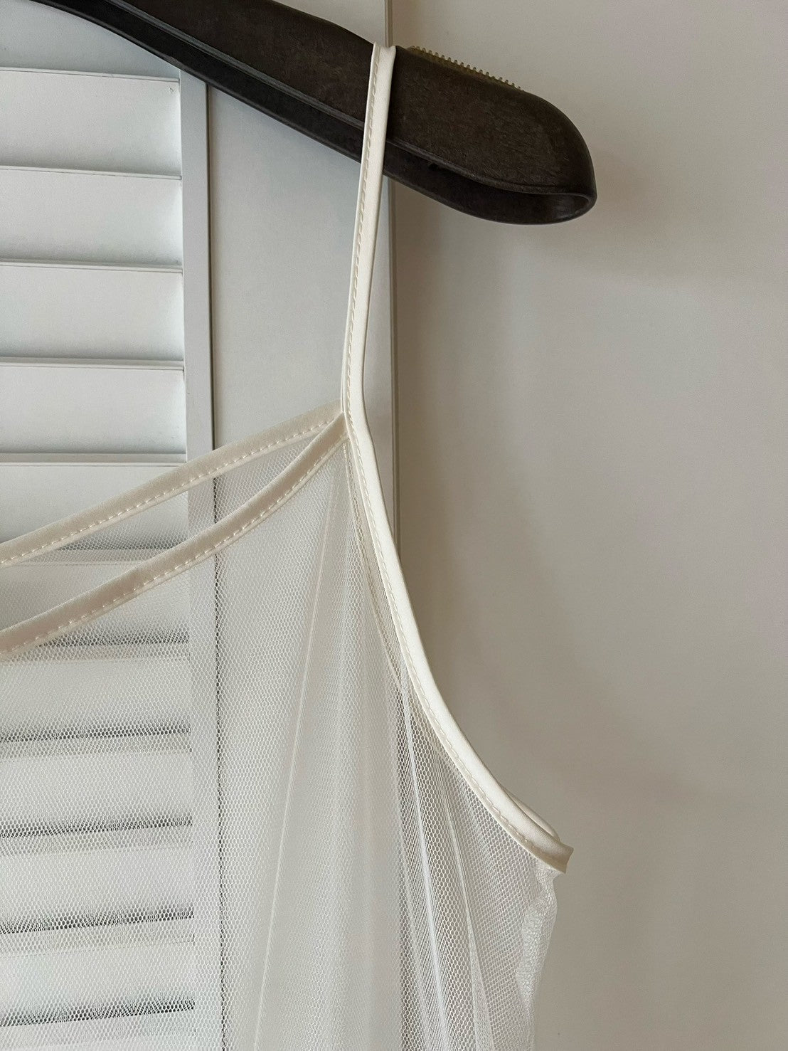 DS3513 細帶紗質長襯裙