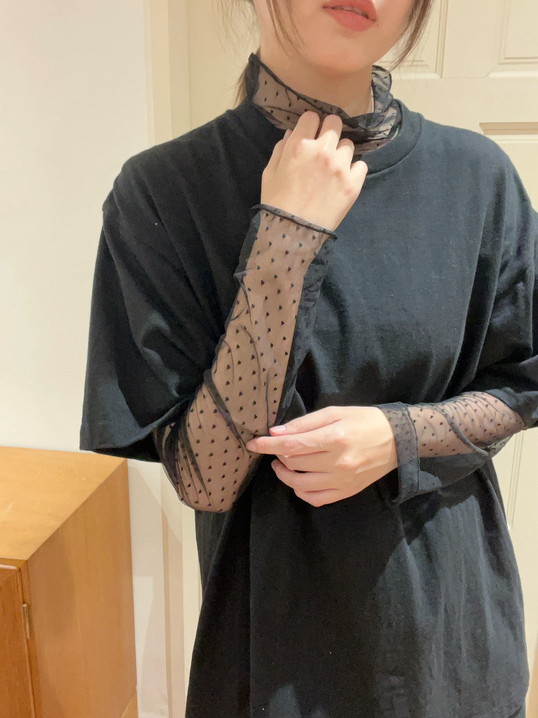 ST4527 點點網紗立領荷葉上衣