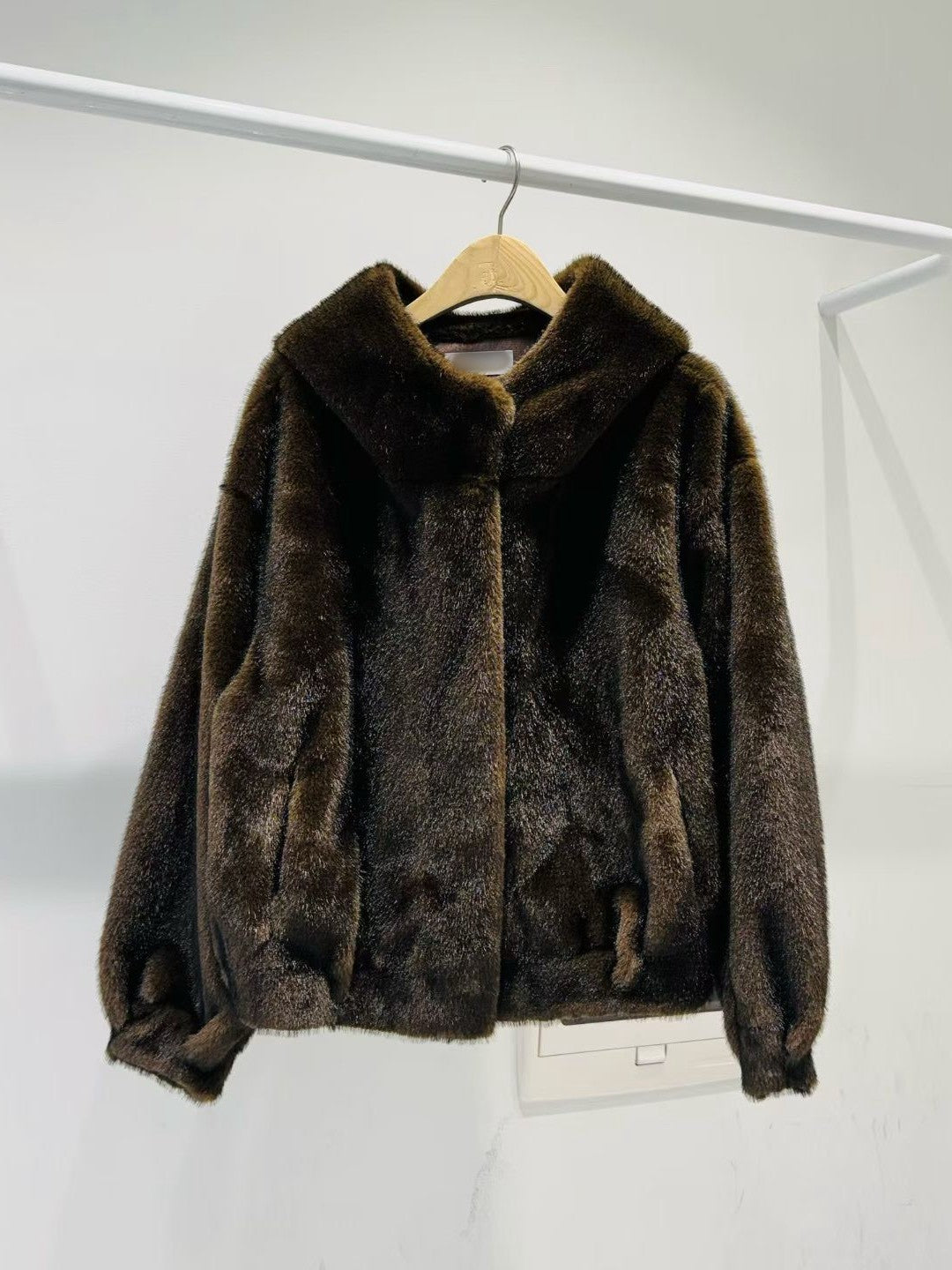 12B104 連帽短毛皮草外套