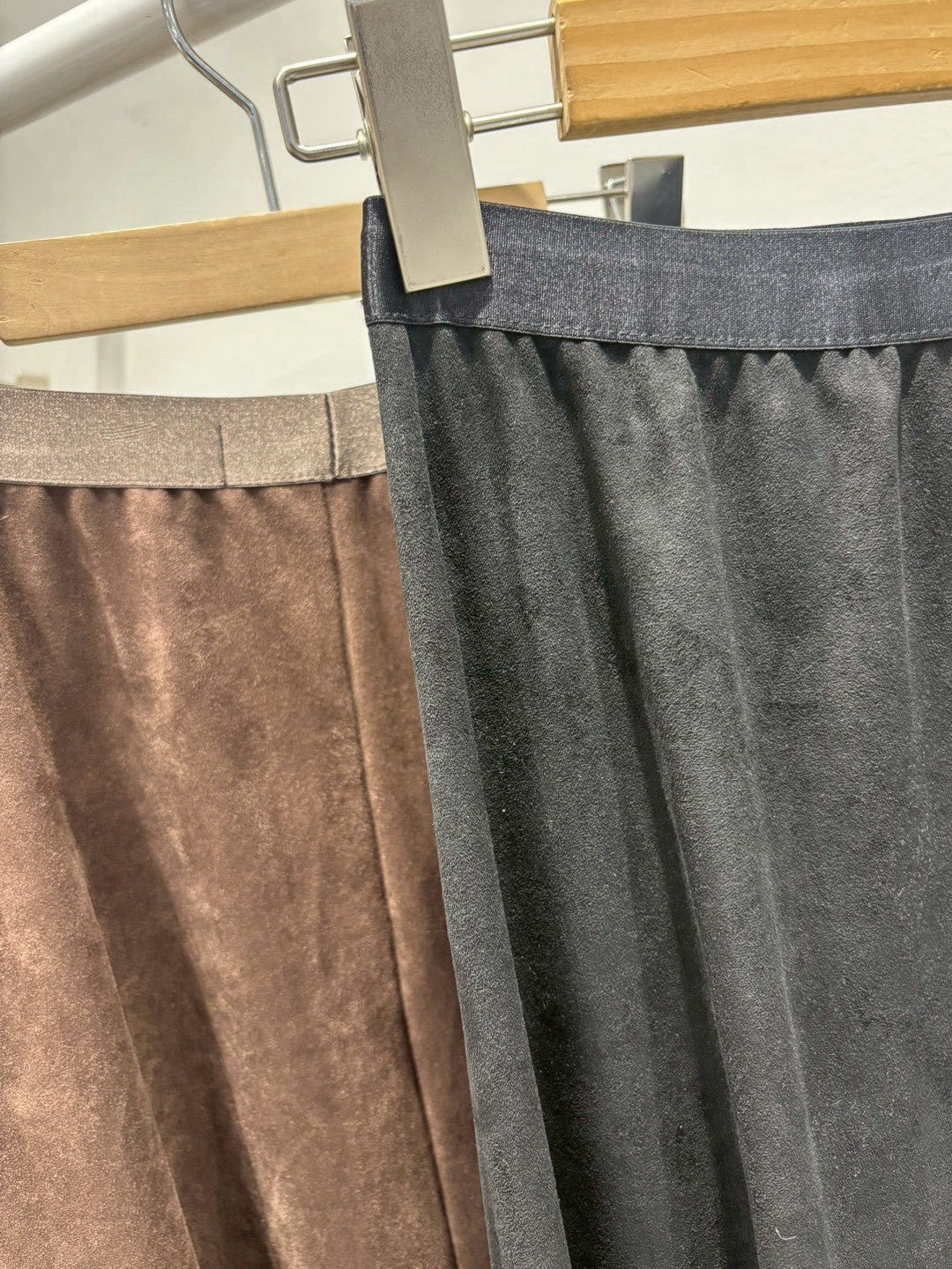 12B102 鬆緊腰麂皮布面長傘裙