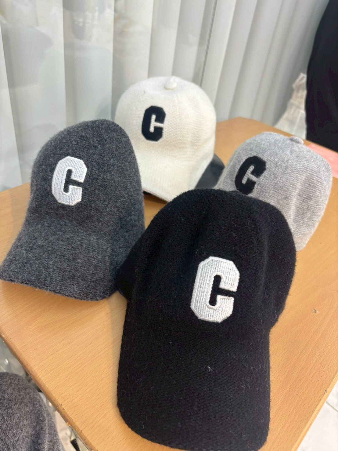 12C211 C字針織棒球帽