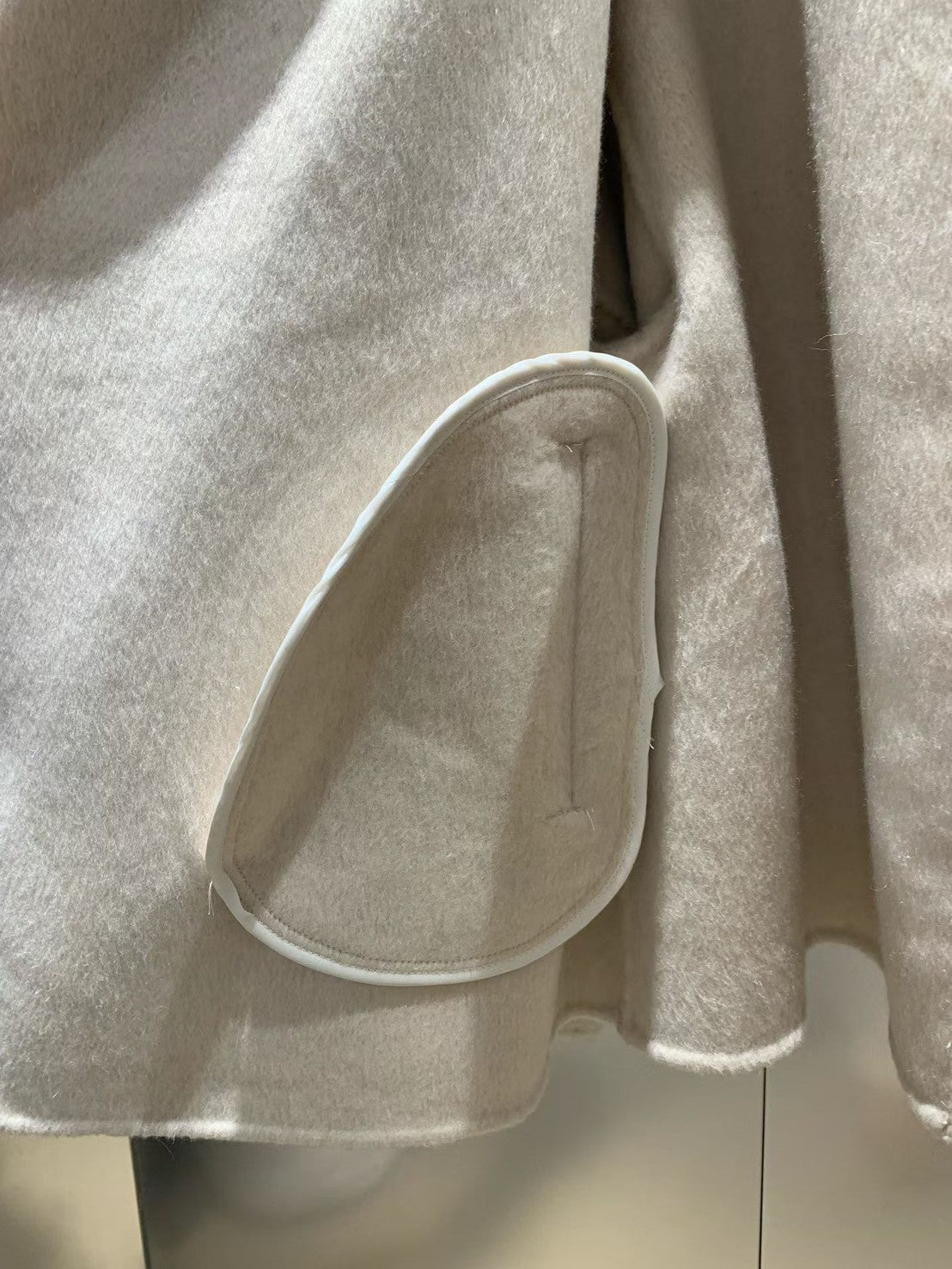 12C308 翻領羊絨手工短大衣(100%羊絨)