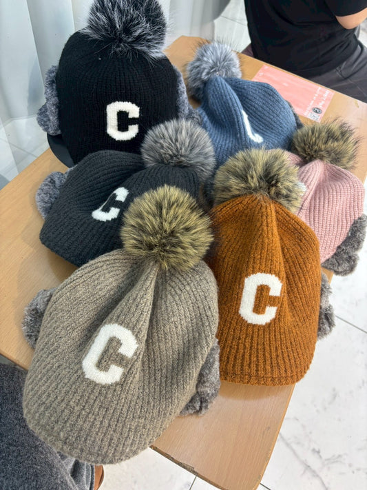 12C204 遮耳毛球C字針織棒球帽