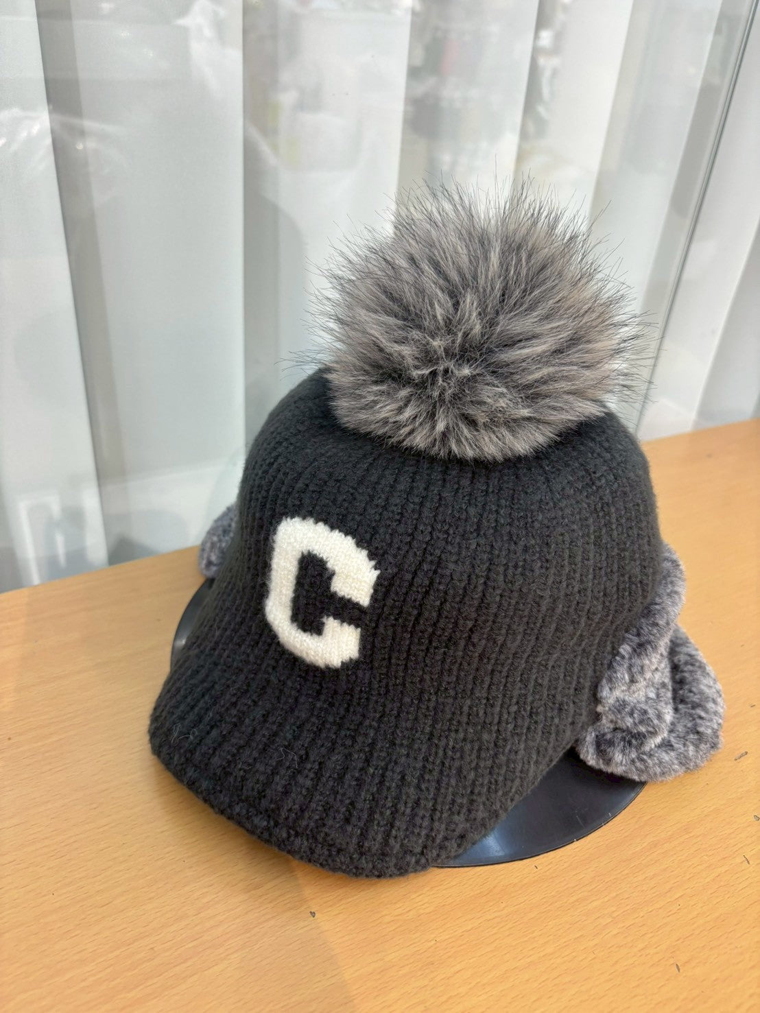 12C204 遮耳毛球C字針織棒球帽