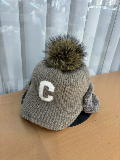 12C204 遮耳毛球C字針織棒球帽