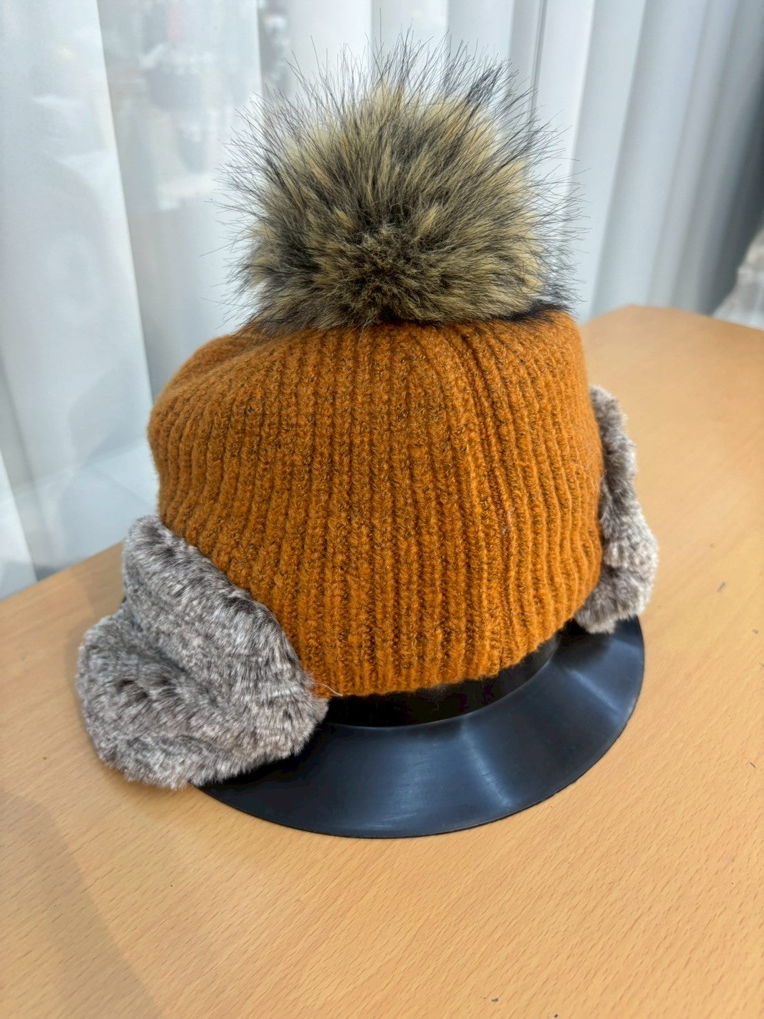 12C204 遮耳毛球C字針織棒球帽