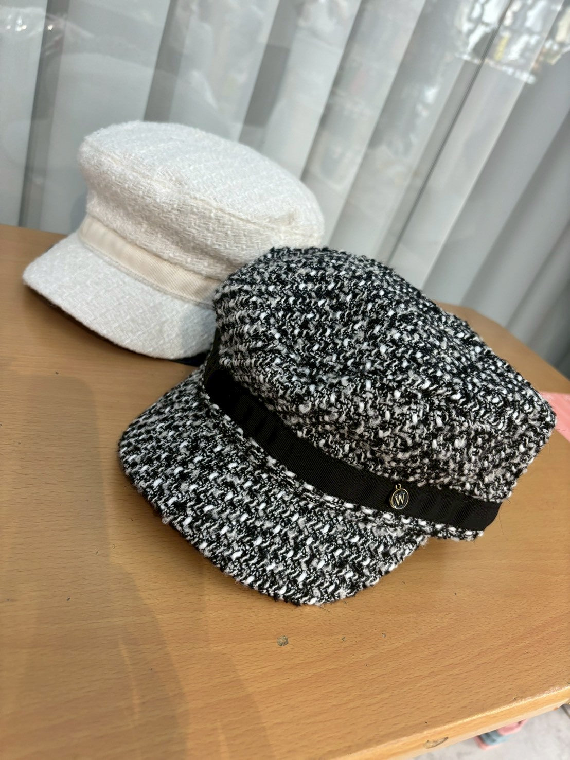 12C203 小香毛呢報童帽