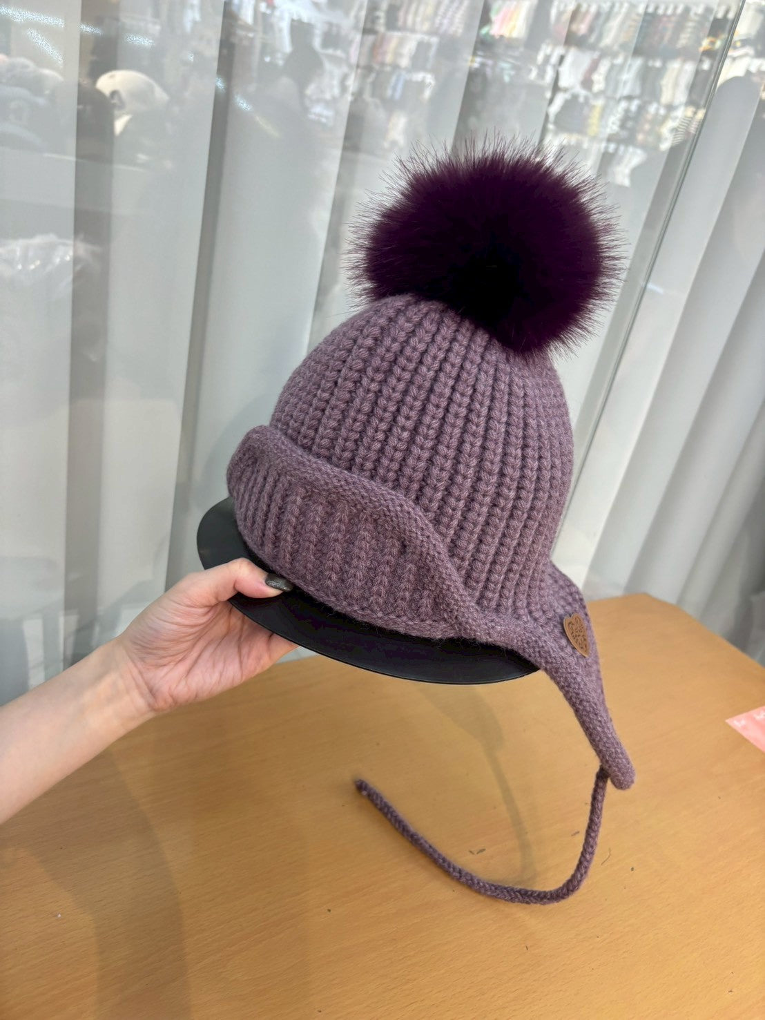 12C201 毛球蓋耳毛線帽