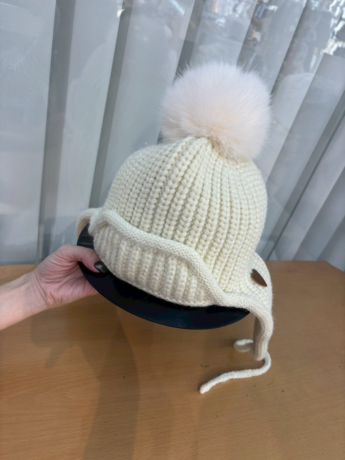 12C201 毛球蓋耳毛線帽