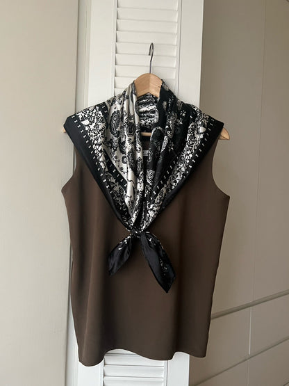 SC010 腰果花絲質大方巾