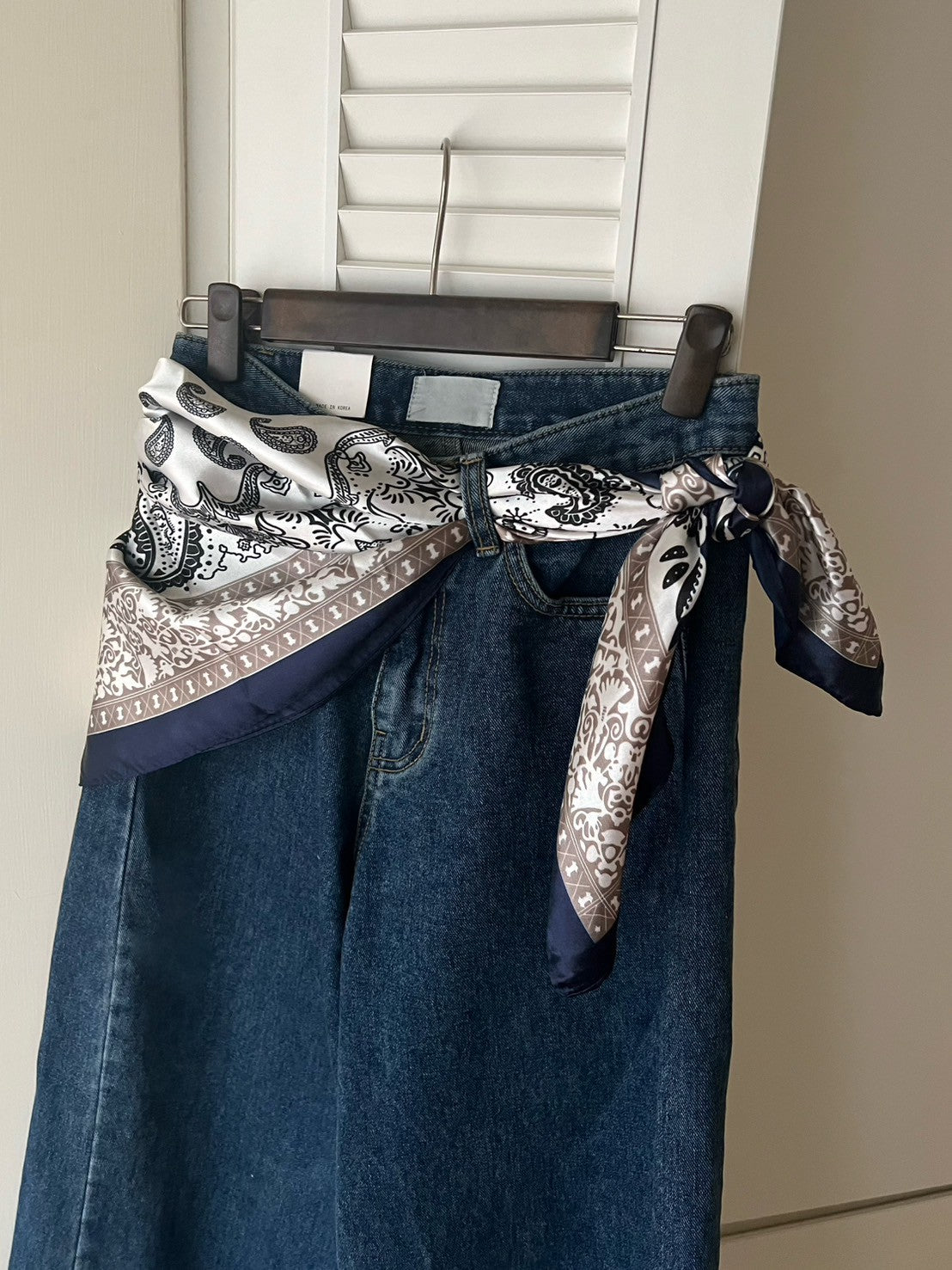 SC010 腰果花絲質大方巾