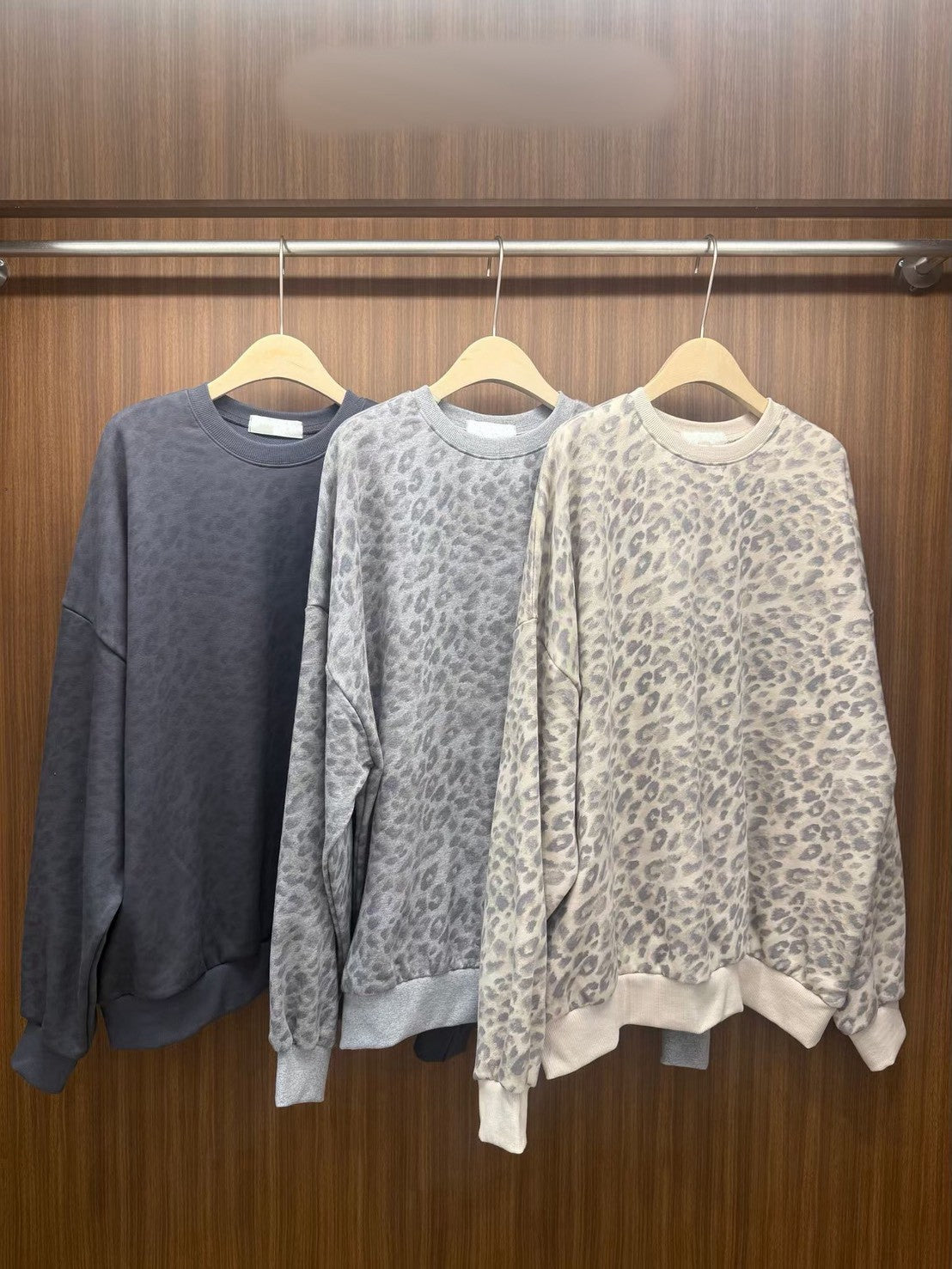TS1013 水洗豹紋長版大學T