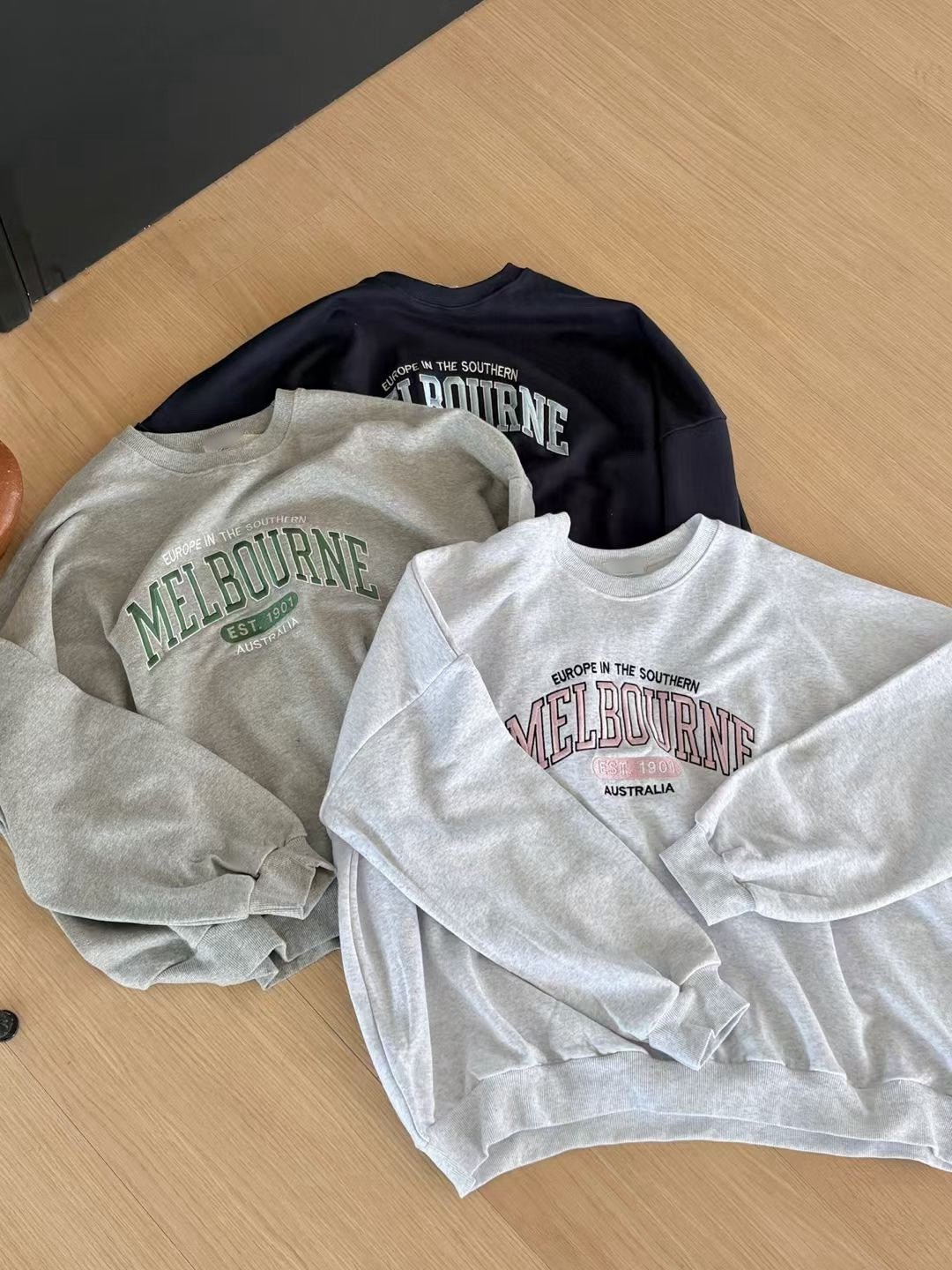 TS1011 配色字母長版大學T