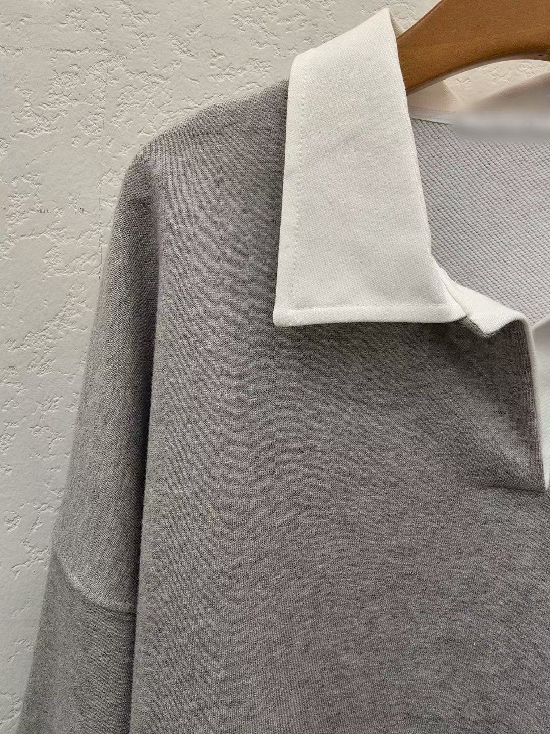 TS1004 白領大學T