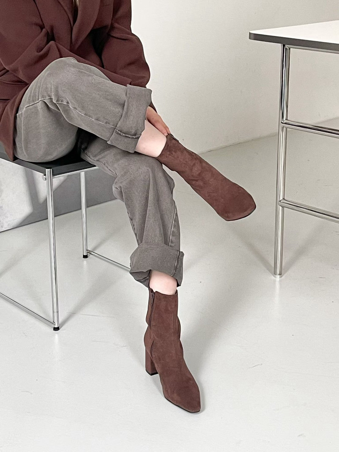 SE1001 方尖頭粗跟短靴
