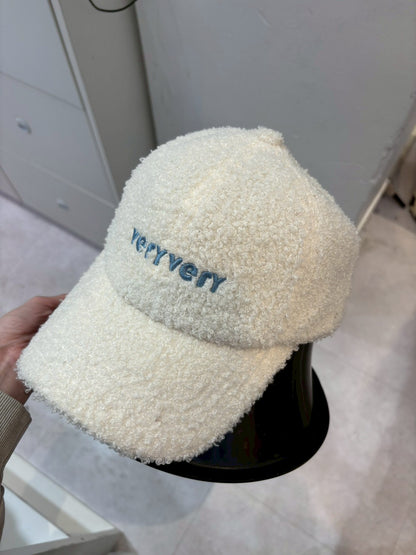 1C213 羔羊毛棒球帽