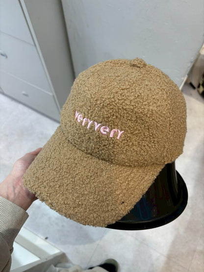 1C213 羔羊毛棒球帽