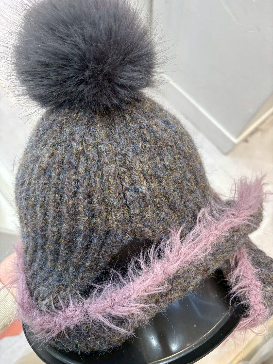 1C205 毛球巴拉克拉法帽