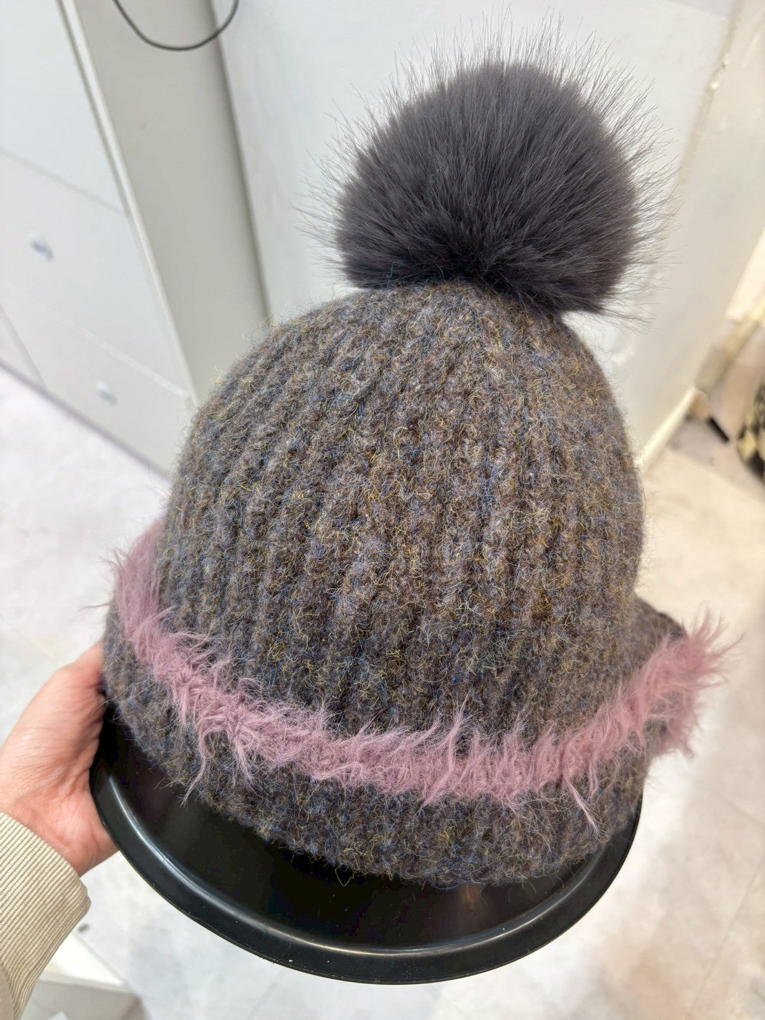 1C205 毛球巴拉克拉法帽