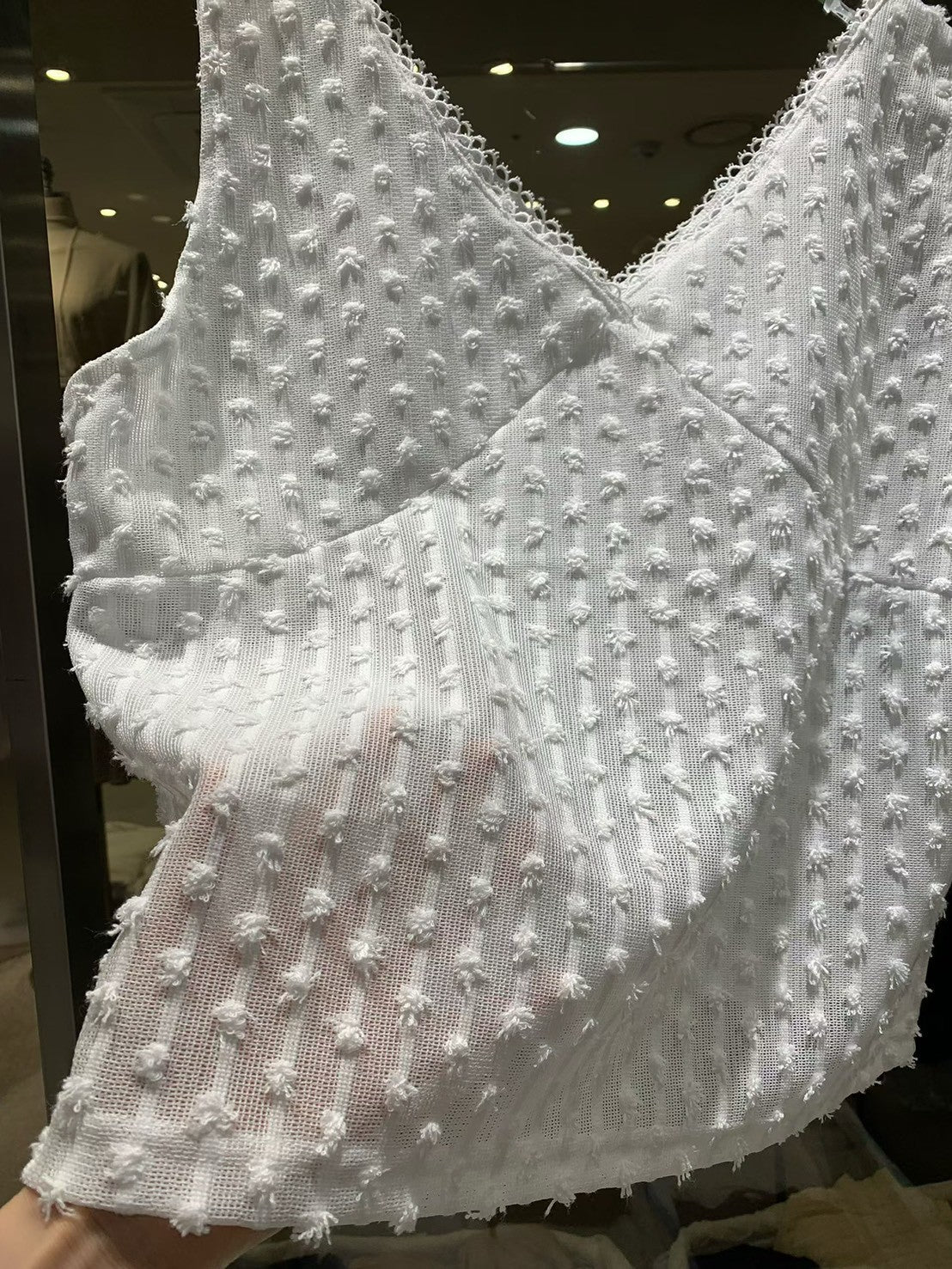 4C209 立體波點紗質背心