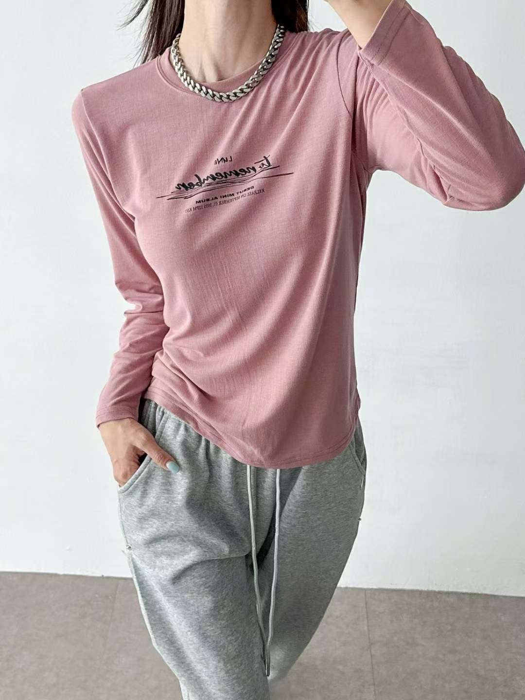 9A208 草寫字母合版T