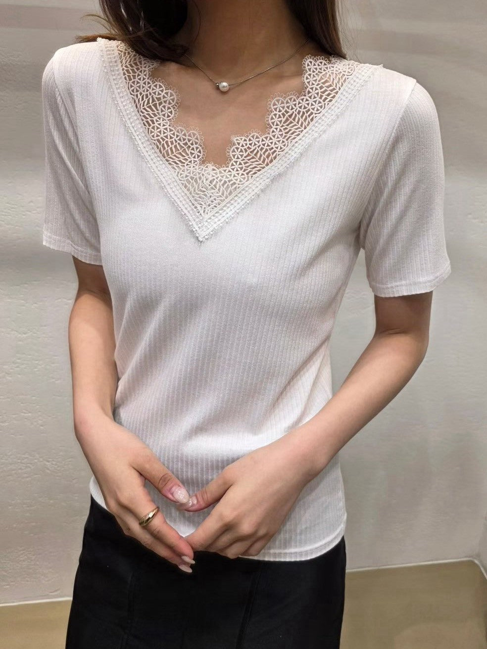 3B305 蕾絲V領短袖螺紋上衣