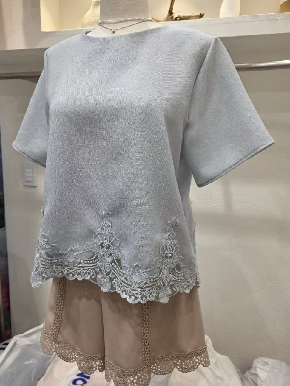 3B301 下擺布蕾斯短袖上衣