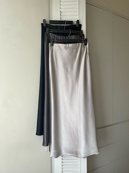 KL1045 珠光緞面長裙