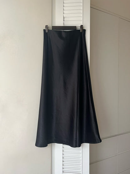 KL1045 珠光緞面長裙