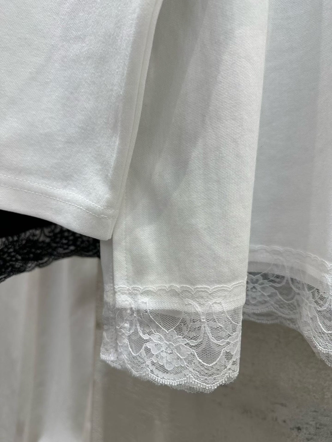 ST4529 下蕾絲長版T