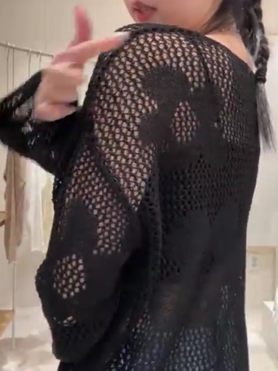 3C206 花朵簍空針織衫