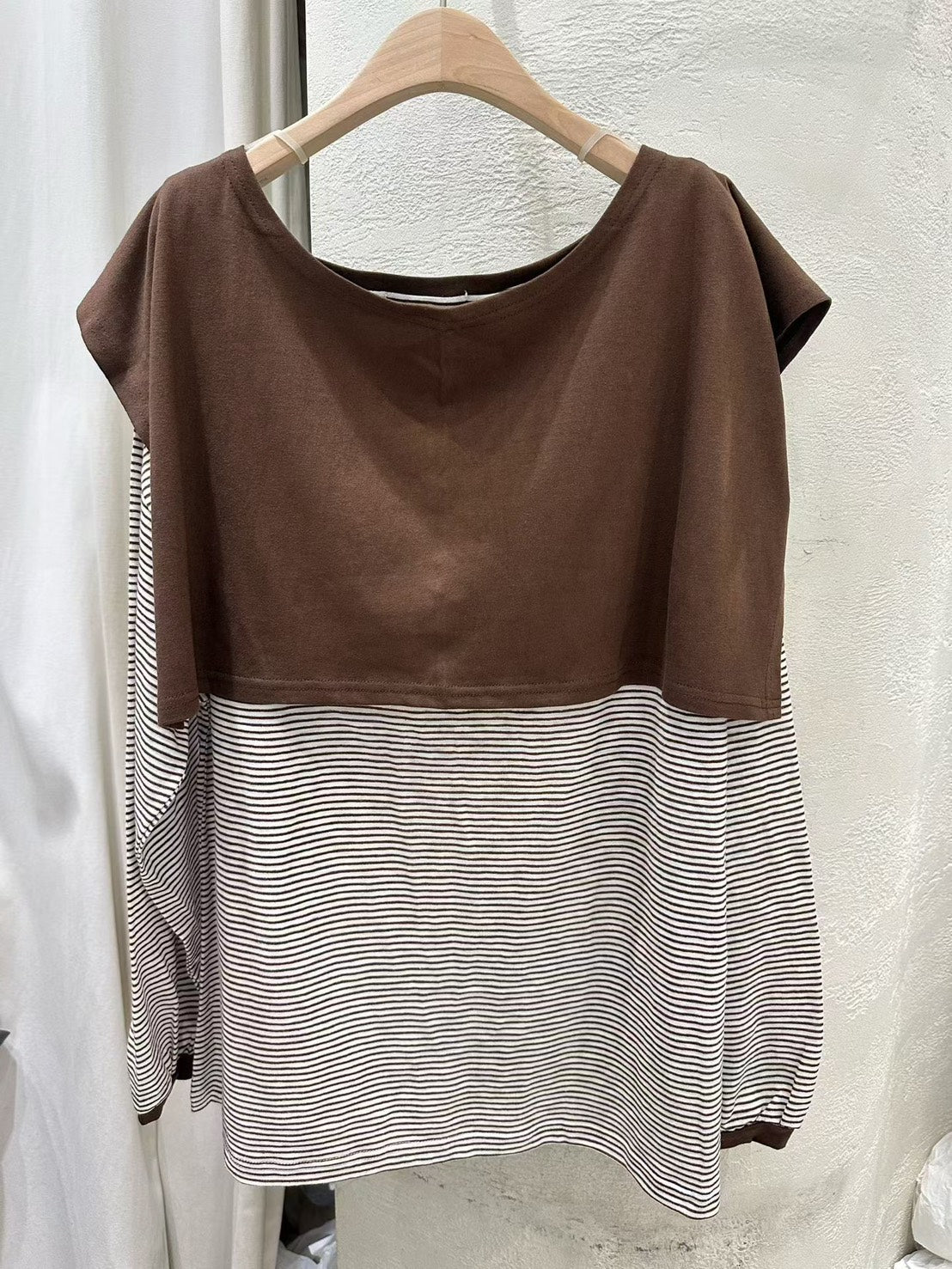ST905 披肩一字領橫條棉T